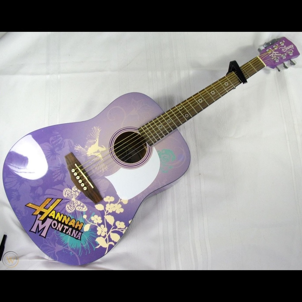 acoustic guitar 1 broken string